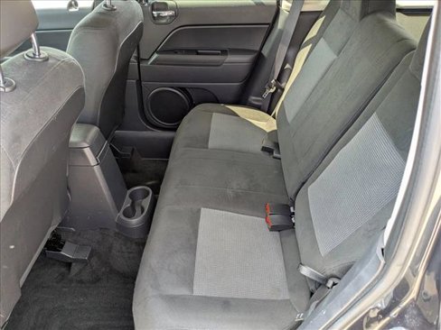 Used 2016 Jeep Patriot Latitude image 20