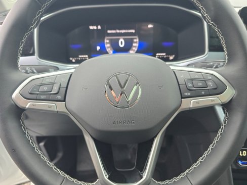 New 2025 Volkswagen Taos SE image 28