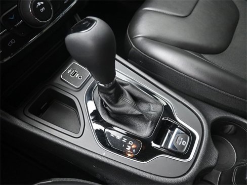 Used 2021 Jeep Cherokee Latitude Plus image 9