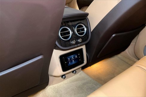 Used 2019 Bentley Bentayga image 34
