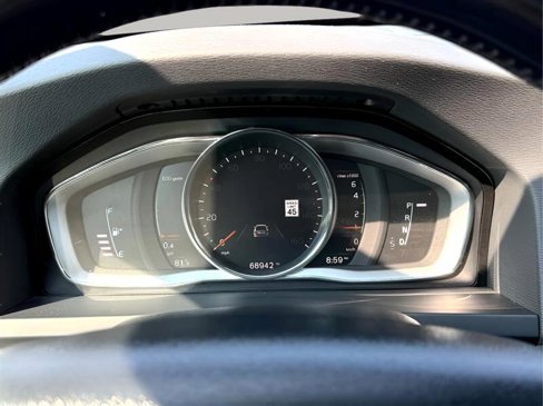 Used 2018 Volvo S60 T5 Inscription Platinum image 15