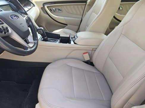 Used 2018 Ford Taurus Limited image 9
