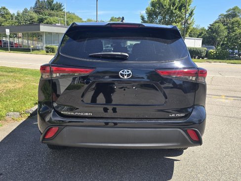 Used 2022 Toyota Highlander LE image 4