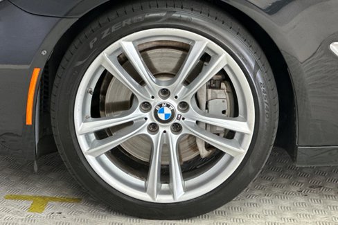 Used 2015 BMW 750i image 11