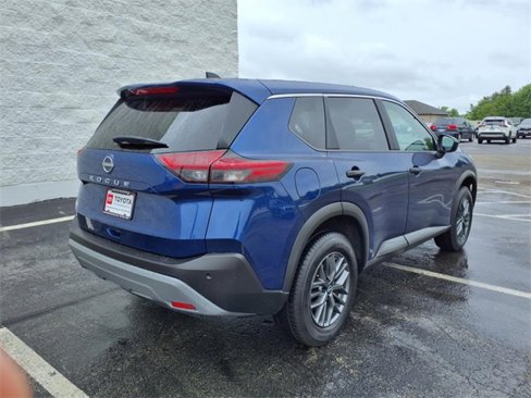 Used 2023 Nissan Rogue S image 3