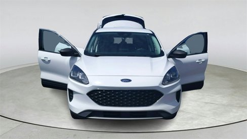 Used 2022 Ford Escape SE image 9