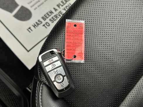 Used 2021 Ford Escape Titanium image 34