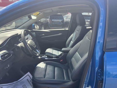 Used 2022 Chevrolet Bolt EUV Premier w/ Sun & Sound Package image 10