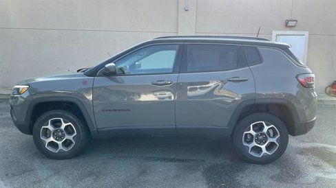 Used 2022 Jeep Compass Trailhawk w/ Trailhawk Elite Group image 8