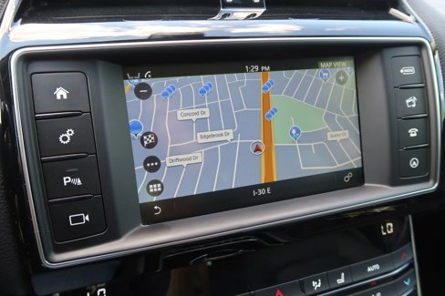 Used 2018 Jaguar XE Prestige image 32