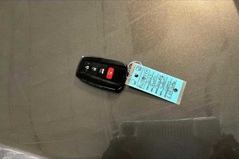 Used 2023 Toyota Camry SE image 13