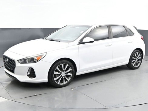 Used 2018 Hyundai Elantra GT image 3