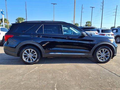 Used 2022 Ford Explorer XLT w/ Equipment Group 202A image 30
