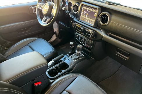 Used 2022 Jeep Wrangler Unlimited Sahara image 16