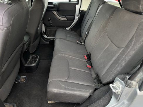 Used 2013 Jeep Wrangler Unlimited Sport image 4