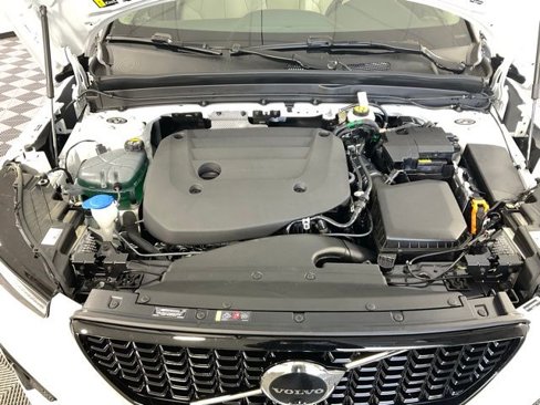 New 2025 Volvo XC40 B5 Plus w/ Protection Package Premier image 39