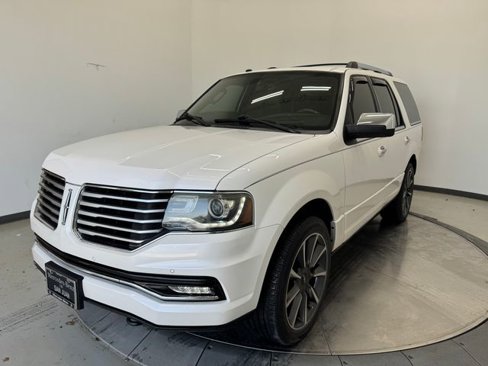 Used 2016 Lincoln Navigator Reserve image 29