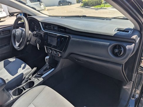 Used 2017 Toyota Corolla L image 17