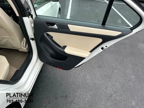 Used 2012 Volkswagen Jetta SE image 18
