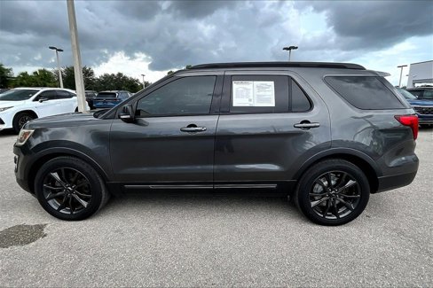 Used 2017 Ford Explorer XLT w/ Equipment Group 202A image 8