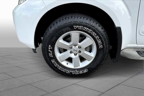Used 2012 Nissan Pathfinder SV image 10