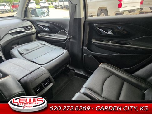 Used 2023 GMC Terrain AT4 image 25