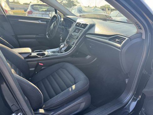 Used 2013 Ford Fusion SE image 12
