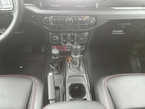 New 2025 Jeep Gladiator Rubicon image 11