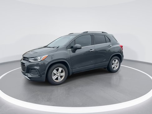 Used 2020 Chevrolet Trax LT w/ Driver Confidence Package image 5