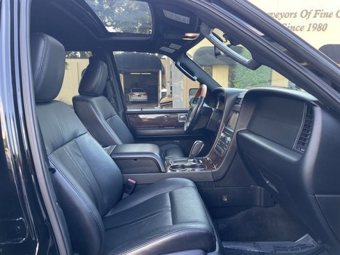 Used 2016 Lincoln Navigator L Select image 23