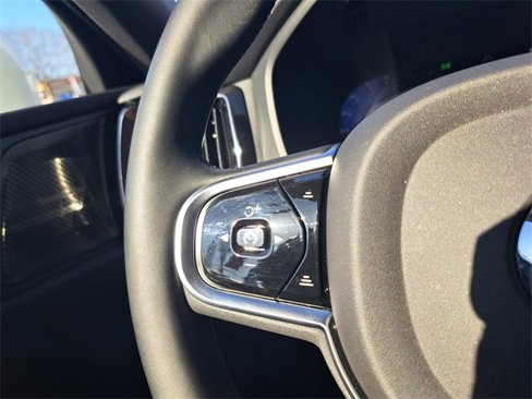 Used 2023 Volvo XC60 T8 Plus w/ Protection Package Premier image 18