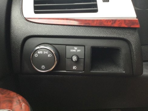 Used 2011 Cadillac Escalade ESV Premium image 9