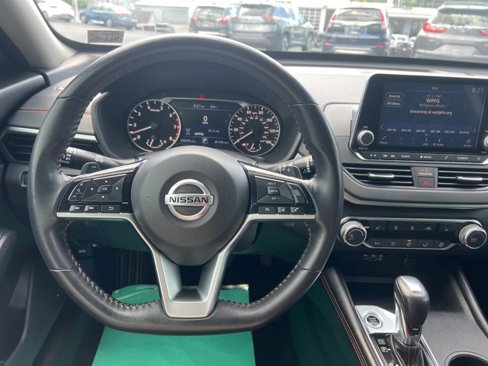 Used 2021 Nissan Altima 2.5 SR w/ SR Premium Package image 23