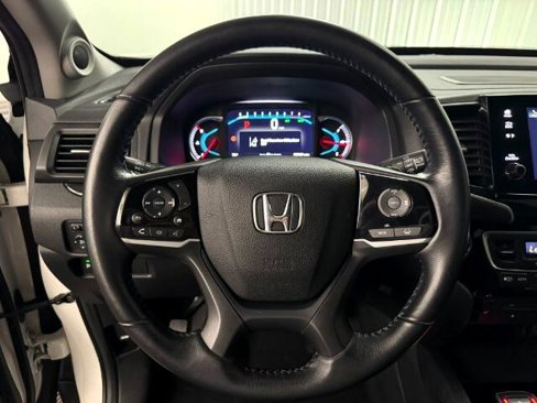 Used 2021 Honda Pilot Touring image 13