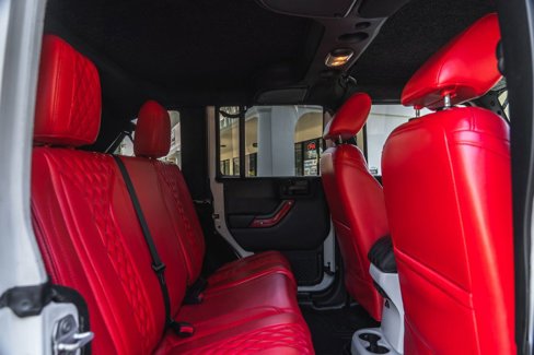 Used 2017 Jeep Wrangler Unlimited Sahara w/ Connectivity Group image 25