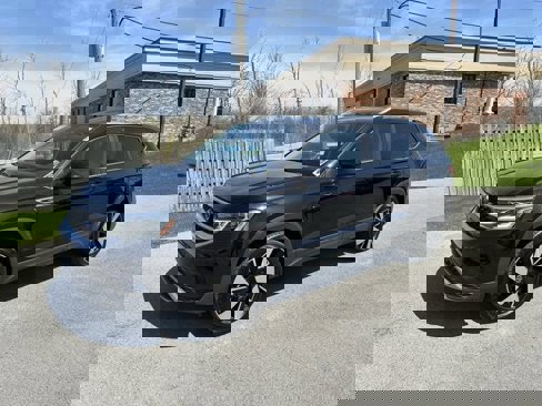 Certified 2024 Volkswagen Taos SEL image 1