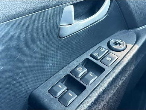 Used 2015 Kia Sportage LX image 16