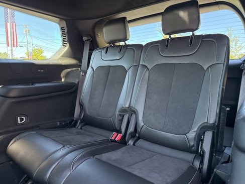 Used 2024 Jeep Grand Cherokee L Laredo image 24