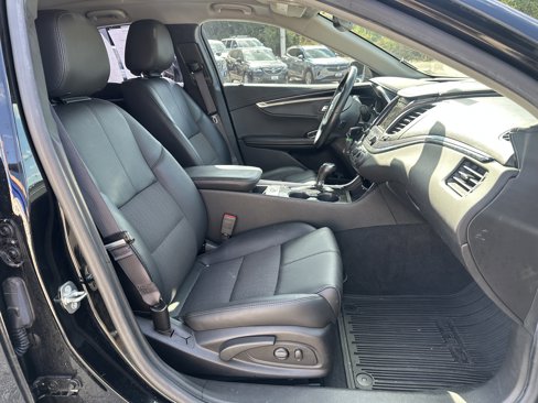 Used 2016 Chevrolet Impala LT w/ Convenience Package image 10