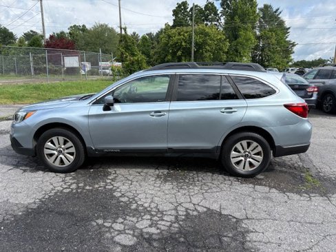 Used 2017 Subaru Outback 2.5i Premium image 8