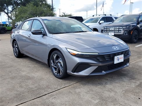New 2025 Hyundai Elantra Sport image 2