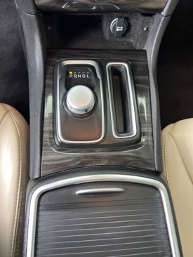 Used 2016 Chrysler 300 Limited image 26