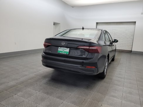 Used 2024 Volkswagen Jetta SE image 7