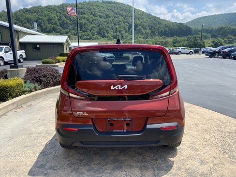 Used 2022 Kia Soul LX image 6