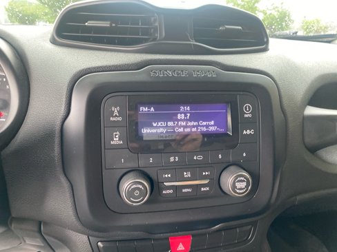 Used 2015 Jeep Renegade Sport w/ Power & Air Group image 13