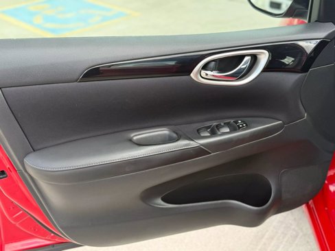 Used 2018 Nissan Sentra SV image 10