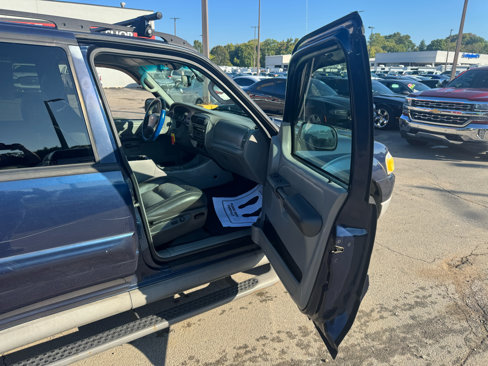 Used 2003 Ford Explorer Sport Trac XLT image 9