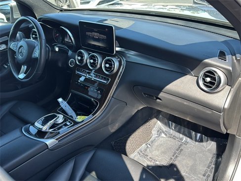 Used 2019 Mercedes-Benz GLC 300 4MATIC image 10