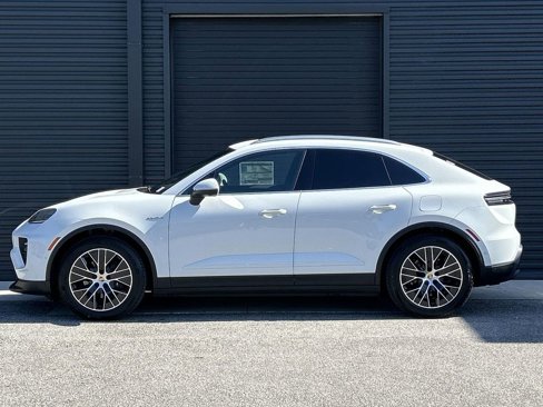 New 2025 Porsche Macan Electric image 10