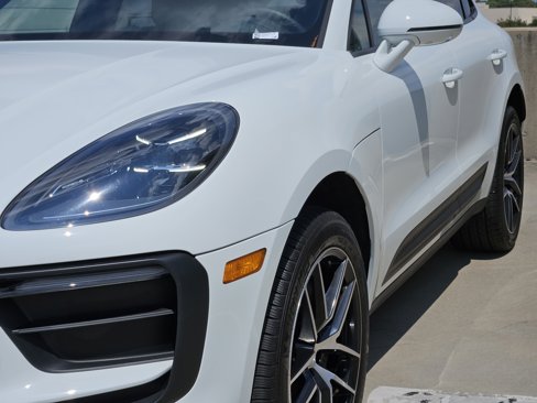 Certified 2024 Porsche Macan image 15